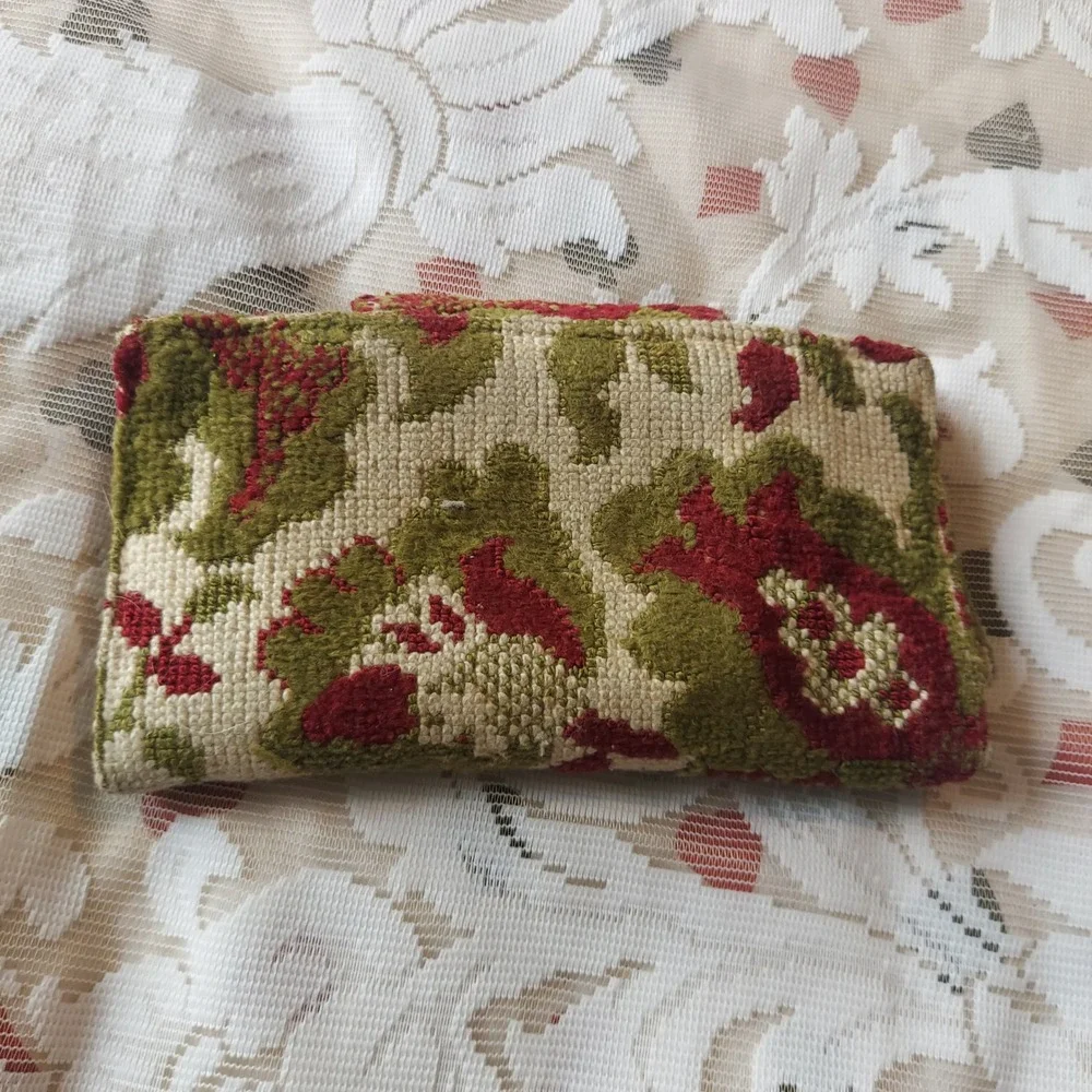 Unbranded vintage needlepoint